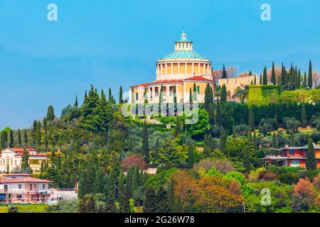 Wallfahrtskirche der Madonna von Lourdes oder Santuario della Madonna di Lourdes in Verona, Venetien in Italien Stockfoto