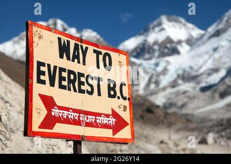 Wegweiser zum Mount everest B.c., Nepal Himalaya Berge Stockfoto