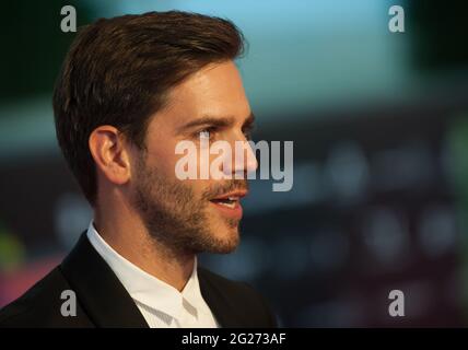 Malaga, Spanien. Juni 2021. Der spanische Schauspieler Marc Clotet nimmt am roten Teppich im miramar Hotel Teil.die Neuauflage des 24. Spanischen Filmfestivals von Malaga, einem großartigen Kinoereignis in Spanien, stellt die Filmkandidaten vor, die den Preis „Biznaga de Oro“ gewinnen möchten, Nach allen Maßnahmen zur Verhinderung der Ausbreitung des Coronavirus und zur Gewährleistung eines sicheren Ereignisses. Das Festival findet vom 3. Bis 13. Juni statt. Kredit: SOPA Images Limited/Alamy Live Nachrichten Stockfoto