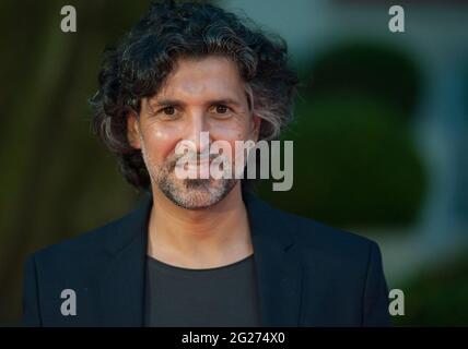 Malaga, Spanien. Juni 2021. Der spanische Sänger Arcangel posiert für Fotografen auf dem roten Teppich im miramar Hotel.die Neuauflage des 24. Spanischen Filmfestivals von Malaga, einem großartigen Kinoereignis in Spanien, stellt die Filmkandidaten vor, die den Preis „Biznaga de Oro“ gewinnen möchten, Nach allen Maßnahmen zur Verhinderung der Ausbreitung des Coronavirus und zur Gewährleistung eines sicheren Ereignisses. Das Festival findet vom 3. Bis 13. Juni statt. (Foto von Jesus Merida/SOPA Images/Sipa USA) Quelle: SIPA USA/Alamy Live News Stockfoto