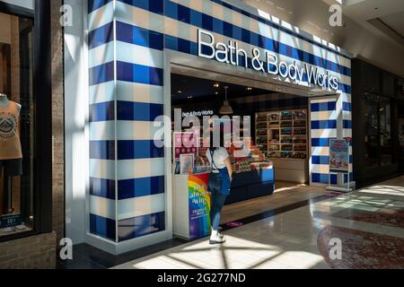 The Bath and Body Works im Einkaufszentrum Washington Square in Tigard, Oregon, am Dienstag, den 1. Juni 2021. Stockfoto