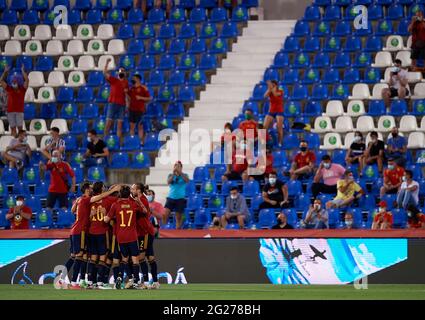 Leganes, Spanien. Juni 2021. Spanische Spieler feiern am 8. Juni 2021 in Leganes, Spanien, ein Tor bei einem Freundschaftsspiel zwischen Spanien und Litauen. Quelle: Pablo Morano/Xinhua/Alamy Live News Stockfoto