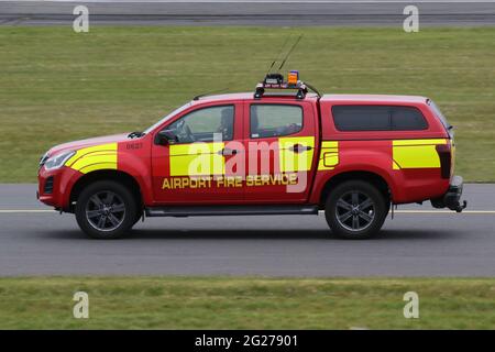 0627 ein Isuzu D-Max, der vom Prestwick Airport Fire Service (Registrierung BV19 OXU) am Prestwick Airport in Ayrshire, Schottland, betrieben wird. Stockfoto