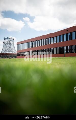 Essen, Deutschland. Juni 2021. Der Hauptsitz der Stiftung befindet sich auf dem Gelände des Industriekomplexes Zeche Zollverein in Essen. Die Stiftung ist für die Finanzierung der Folgekosten des Kohlebergbaus in den Regionen Ruhr und Saar verantwortlich. Die Jahrespressekonferenz findet am 9. Juni statt. Quelle: Fabian Strauch/dpa/Alamy Live News Stockfoto