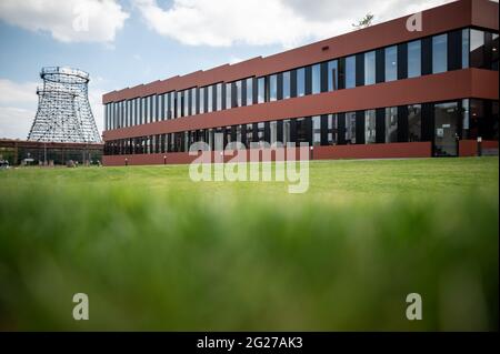 Essen, Deutschland. Juni 2021. Der Hauptsitz der Stiftung befindet sich auf dem Gelände des Industriekomplexes Zeche Zollverein in Essen. Die Stiftung ist für die Finanzierung der Folgekosten des Kohlebergbaus in den Regionen Ruhr und Saar verantwortlich. Die Jahrespressekonferenz findet am 9. Juni statt. Quelle: Fabian Strauch/dpa/Alamy Live News Stockfoto