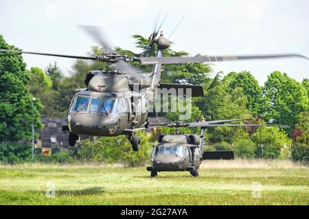 US Army UH-60M Black Hawk Hubschrauber in Juliet Drop Zone, Italien. Stockfoto