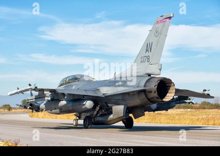 US Air Force F-16CM/DM Fighting Falcon vom Militärflugplatz Graf Ignatievo, Bulgarien. Stockfoto