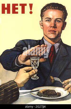 Die sowjetische Geschichte eines Mannes, der sich weigert, einen Drink zu trinken, steht im Zusammenhang mit der Anti-Alkohol-Propaganda. Stockfoto