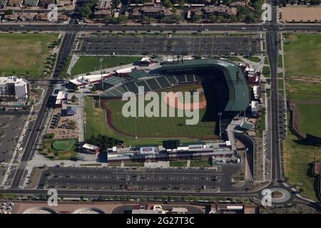 Eine Luftaufnahme des Sloan Park, Dienstag, 8. Juni 2021, in Mesa, Arizona. Das Stadion ist das Frühjahrstraining der Chicago Cubs. Stockfoto