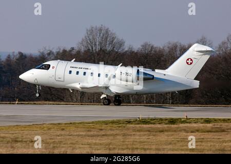 Swiss Air Force Challenger VIP-Jet beim Start, Dresden, Deutschland. Stockfoto