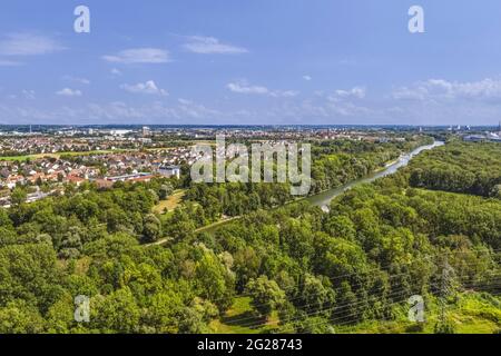 Der Wolfzahnau ist ein Landschaftsschutzgebiet im Norden Augsburgs am Zusammenfluss der Flüsse Lech und Wertach. Stockfoto