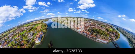 Schaerding - idyllische kleine Stadt am österreichischen Ufer des Inn Stockfoto