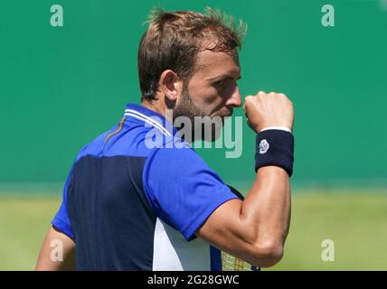 Der britische Dan Evans feiert am fünften Tag der Viking Open im Nottingham Tennis Center einen Punkt gegen den australischen Matthew Ebden. Bilddatum: Mittwoch, 9. Juni 2021. Stockfoto