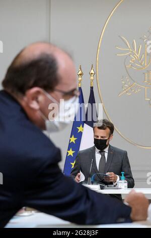 Paris, Frankreich. Juni 2021. Le President de la Republique, Emmanuel Macron et Jean Castex, Premier Ministre lors du conseil des Ministres du 9 juin 2021, au palais de l'Elysee a Paris. Der französische Präsident Emmanuel Macron bei einem Kabinettstreffen am 9. juni 2021 im Pariser Elysee-Palast Foto von Stephane Lemouton/Pool/ABACAPRESS.COM Quelle: Abaca Press/Alamy Live News Stockfoto