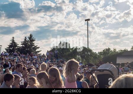 Publikum bei einem Konzert in den Frederik Meijer Gardens in Grand Rapids Michigan Stockfoto