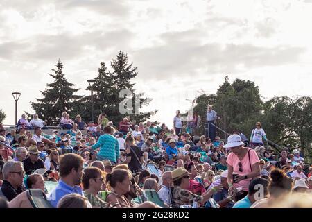 Publikum bei einem Konzert in den Frederik Meijer Gardens Stockfoto