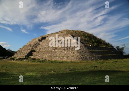 Die majestätische Maya-Pyramide, Kinich kak Moo, in Izamal Stockfoto