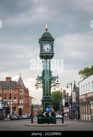 Der Joseph Chamberlain Clock Jewelry Quarter Birmingham UK Green Edwardian Uhrturm steht in der Vyse und Frederick Street mit Warstone Lane Stockfoto