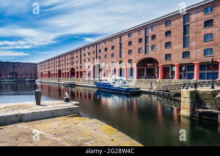 08.06.2021 Liverpool, Merseyside, Großbritannien. Das berühmte Royal Albert Dock Liverpool ist eine der besten Lagen, die man während eines Besuchs in Liverpoo besuchen sollte Stockfoto