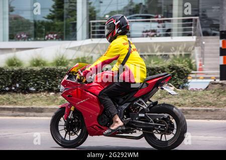 Chiangmai, Thailand -Juni 2 2021: Private gpx Demon Motorcycle. Foto an der Straße Nr. 121 etwa 8 km von der Innenstadt von Chiangmai, thailand. Stockfoto