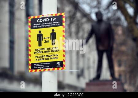 Cardiff City Centre, Wales, während der Sperrung der Covid 19/Coronavirus-Pandemie, Statue of Aneurin ( Nye) Bevan, Gründer des NHS. Bild aufgenommen am 8. Januar 2021 Stockfoto