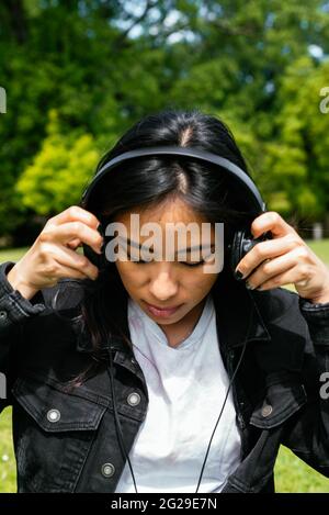 Porträt einer schönen jungen lateinerin Stockfoto