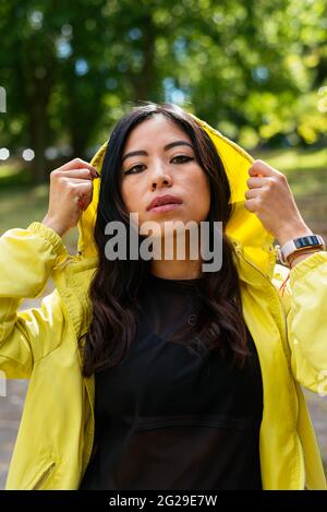 Porträt einer schönen jungen lateinerin Stockfoto
