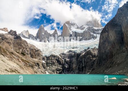 Laguna Sucia See im Nationalpark Los Glaciares, Argentinien. Fitz Roy Berg im Hintergrund. Stockfoto