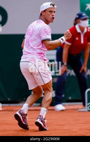 Paris, Frankreich. Juni 2021. Diego Schwartzmann aus Argentinien beim French Open Grand Slam Tennisturnier 2021 in Roland Garros, Paris, Frankreich. Frank Molter/Alamy Live Nachrichten Stockfoto