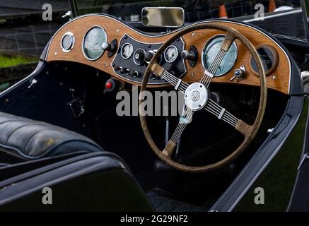 1939 MG TA Midget auf der Shuttleworth Flying Festival of Britain Air Show am 6. Juni 2021 ausgestellt Stockfoto