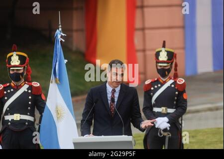 Buenos Aires, Argentinien. Juni 2021. Der spanische Präsident Pedro Sanchez während einer Pressekonferenz mit dem argentinischen Präsidenten Alberto Fernández am Mittwoch, dem 9. Juni 2021, in Buenos Aires, Argentinien. Der offizielle Besuch zielt darauf ab, die strategischen Beziehungen wieder zu beleben und die wirtschaftliche Zusammenarbeit zwischen den beiden Ländern zu fördern.Quelle: Gabriel Sotelo/FotoArena/Alamy Live News Stockfoto