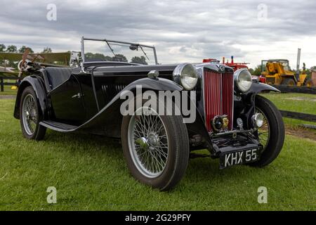 1939 MG TA Midget auf der Shuttleworth Flying Festival of Britain Air Show am 6. Juni 2021 ausgestellt Stockfoto