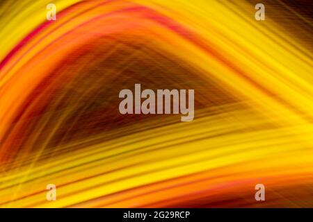 Ehrfürchtig weiches, leuchtendes Licht, Flares, Streifen, Wirbel, Trails. Beleuchtung vibrierend funkelt. Cooler, einzigartiger Hintergrund, Hintergrund, Konzept mit Platz für CO Stockfoto