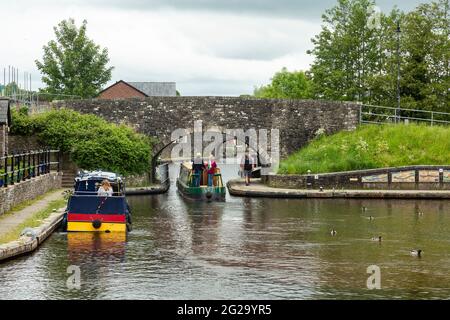 Canal Basin, Monmouthshire und Brecon Canal, in der Nähe von Brecon, Powys, Wales, Großbritannien, Stockfoto