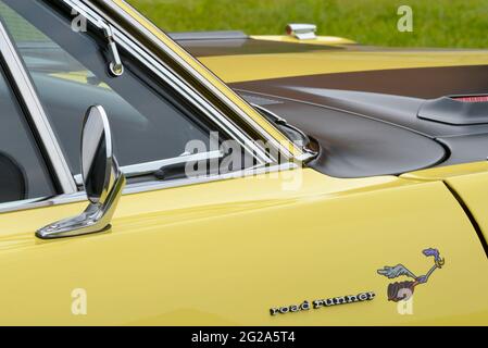 Details zur Tür des SunFire Yellow 1969 Plymouth Road Runner Sport Coupé Stockfoto