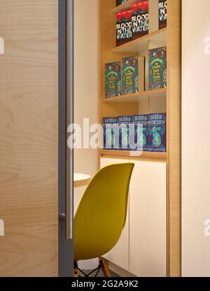Office Pod Inneneinrichtung. Büros von Pan Macmillan, London, Großbritannien. Architekt: Neat Studio, 2019. Stockfoto