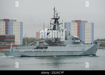 Am 7. Juni 2021 traf das Offshore-Patrouillenschiff der Royal Navy und das Navigationsausbildungsschiff HMS Severn (P282) in Portsmouth, Großbritannien, ein. Stockfoto