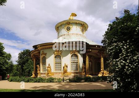 Chinesisches Teehaus, Potsdam, Deutschland, Architektur, Barock, berlin, china, chinesisch, Design, Destination, Garten, deutsch, deutschland, Erbe, Haus, Stockfoto