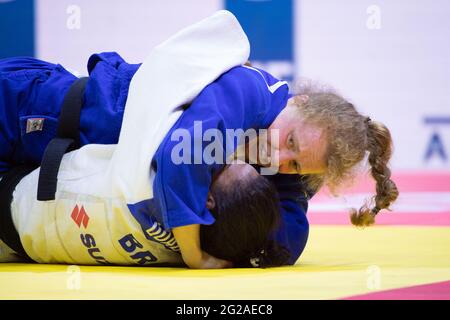 Die brasilianische Ketleyn Quadros Frauen -63 gegen die Frauen von Sanne Vermeer aus Nederland -63 Bronze bei den Judo-Weltmeisterschaften 2021 in der Budapester Sportarena am 09. Juni 2021 Stockfoto