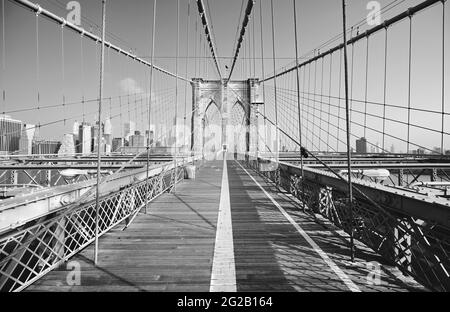 Schwarz-Weiß-Bild von Brooklyn Bridge, New York City, USA. Stockfoto