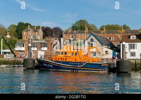 Geschäftiges Bankfest in Weymouth Stockfoto