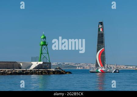 ALICANTE, SPANIEN - 2021. JUNI: Das Mannschaftsschiff Viva Mexico kommt während des Ocean Race Europe am 29. Mai 2021 von Lorien aus im Hafen von Alicante an Stockfoto