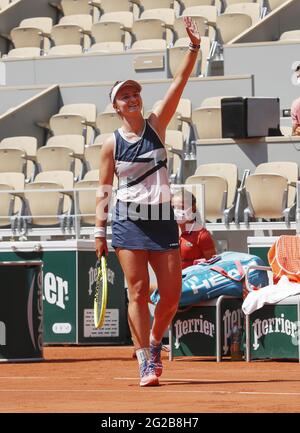 Barbora Krejcikova aus der Tschechischen Republik feiert ihren Sieg gegen Cori Gauff aus den Vereinigten Staaten im Viertelfinale des Roland-Garros 2021, Grand Slam Tennisturniers am 9. Juni 2021 im Roland-Garros Stadion in Paris, Frankreich - Foto Nicol Knightman / DPPI Stockfoto