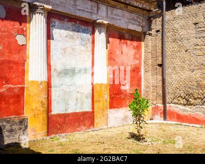 Viridarium (kleiner geschlossener Garten) - Oplontis bekannt als Villa Poppaea in Torre Annunziata - Neapel, Italien Stockfoto