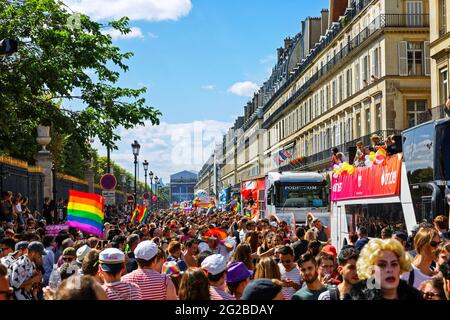 FRANKREICH. PARIS (75) 1ER ARR. MARCHE DES FIERTES LGBT-PARADE (GAY PRIDE) AUF DER RUE DE RIVOLI Stockfoto