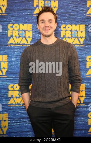 Sydney, Australien. Juni 2021. Prominente und VIPS besuchen die Sydney Premiere Eröffnungsnacht des Musicals kommen aus dem Weg ins Capitol Theatre, Campbell Street, Haymarket. Kredit: Richard Milnes/Alamy Live Nachrichten Stockfoto