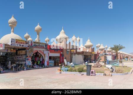 Sharm El Sheikh, Ägypten 14. Mai 2021: Geschäfte auf den Straßen von Sharm El Sheikh. Stockfoto