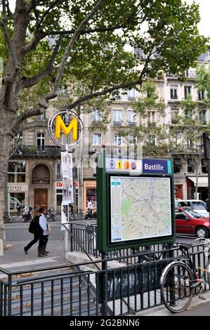 FRANCE, PARIS (75) 4 TH ARRONDISSEMENT, PLACE DE LA BASTILLE, U-BAHN-EINGANG Stockfoto