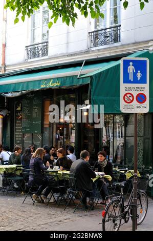FRANCE, PARIS (75) 4 TH ARRONDISSEMENT, PLACE DU MARCHE SAINTE CATHERINE, RESTAURANT Stockfoto