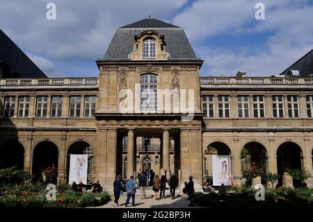 FRANKREICH, PARIS (75) 3. ARRONDISSEMENT, MARAIS-VIERTEL, MUSÉE CARNAVALET, MUSEUM RUE DES FRANCS BOURGEOIS Stockfoto